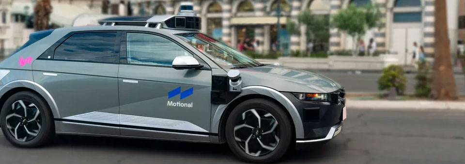 Lyft and Motional’s all-electric robotaxi service is now live in Las Vegas