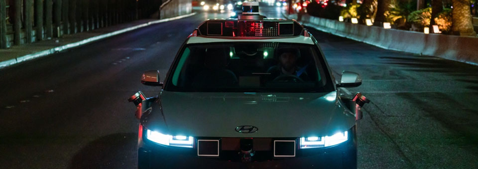Motional opens Las Vegas robotaxi service to nighttime hours