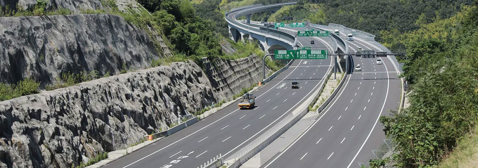 Japanese expressway is getting a lane just for self-driving trucks