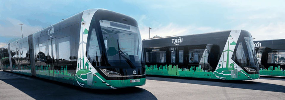 Tram-like electric bus starts operating in Abu Dhabi city