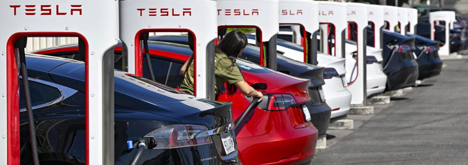 Tesla to give one month driver-assist technology trial for customers