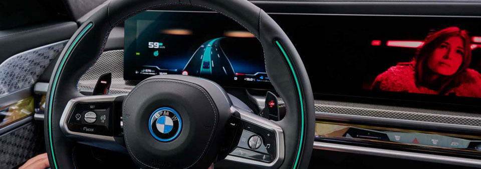 Road to autonomous driving: BMW is the first car manufacturer to receive approval for the combination of Level 2 and Level 3.