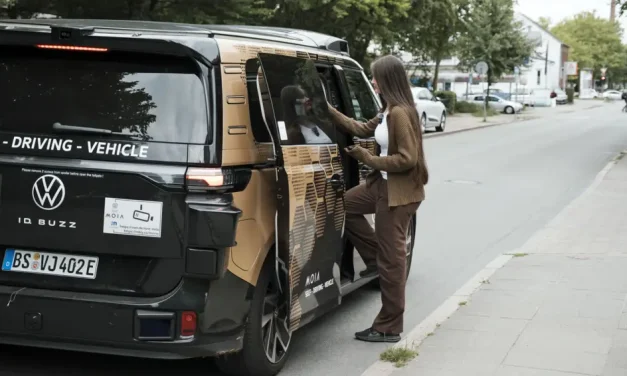 Moia starts free trial operation with autonomous shuttles in Hamburg